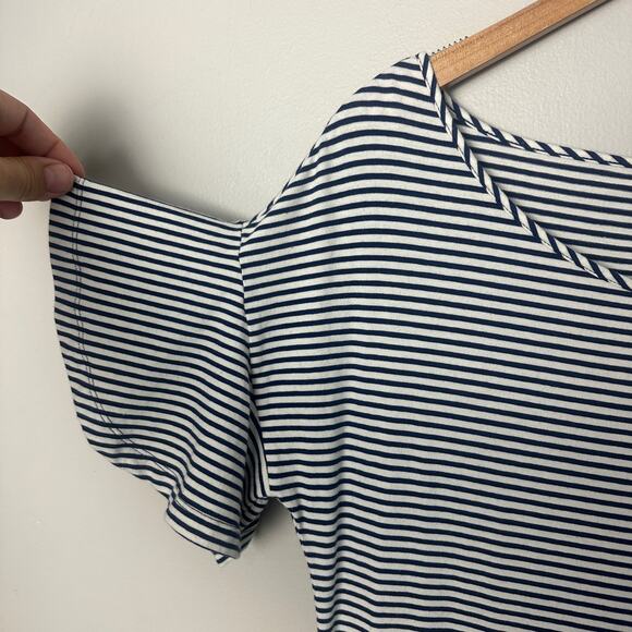 Vineyard Vines Stripe Flutter Sleeve Flounce Dress Navy Blue White Nautical XS. - Picture 3 of 9